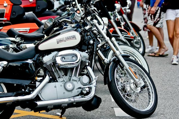 Welche Herausforderungen gibt es bei der Integration von Elektrofahrzeugen in das Stromnetz?